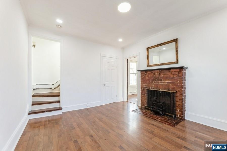 21 Central Avenue - Photo 3