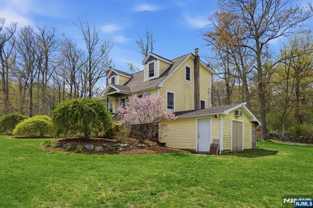 32 Pine Hill Road - Photo 1