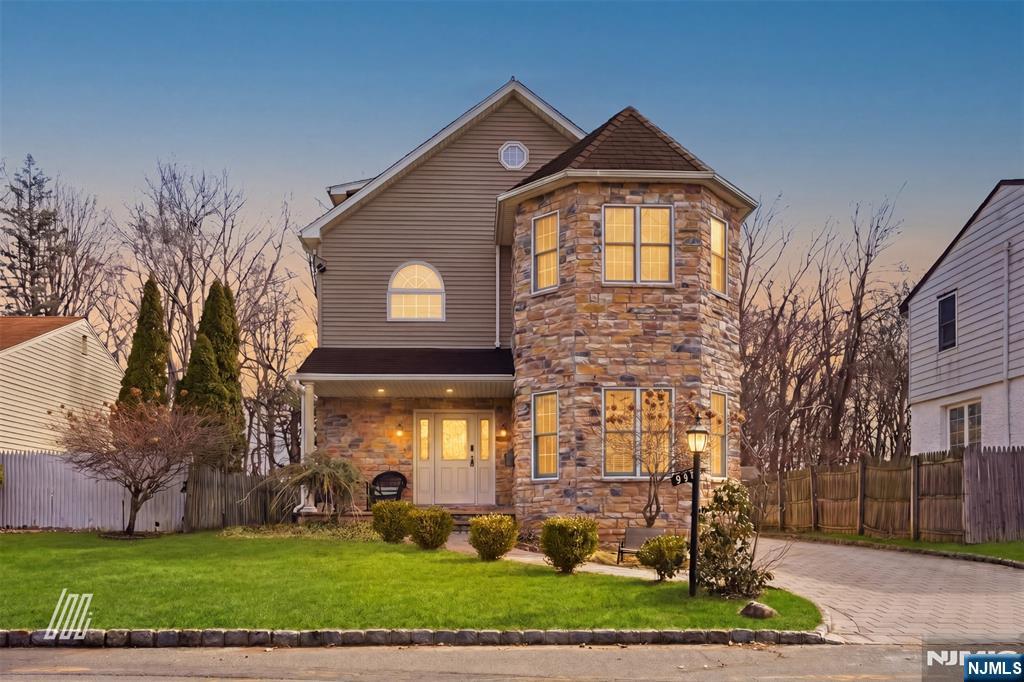 91 Forest Street - Photo 2