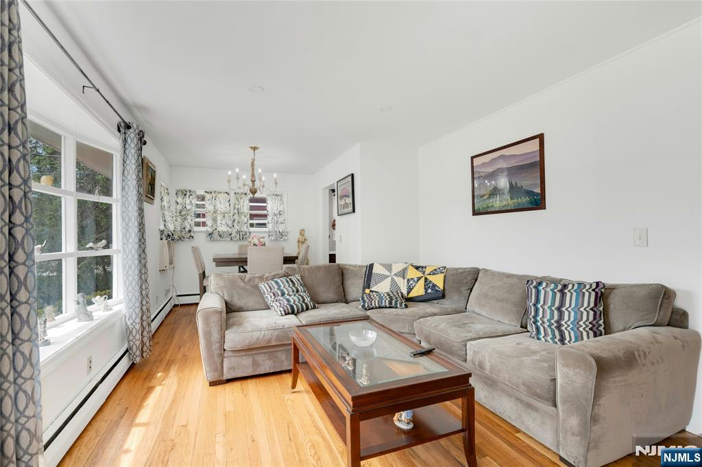 137 Lincoln Place - Photo 2