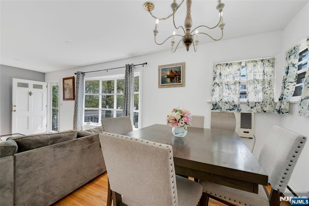 137 Lincoln Place - Photo 4