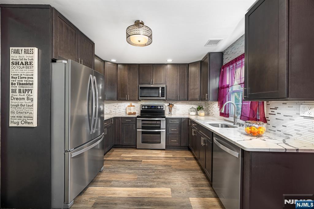 153 Howard Avenue - Photo 3