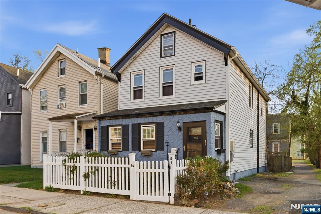 83 Hamilton Street - Photo 1