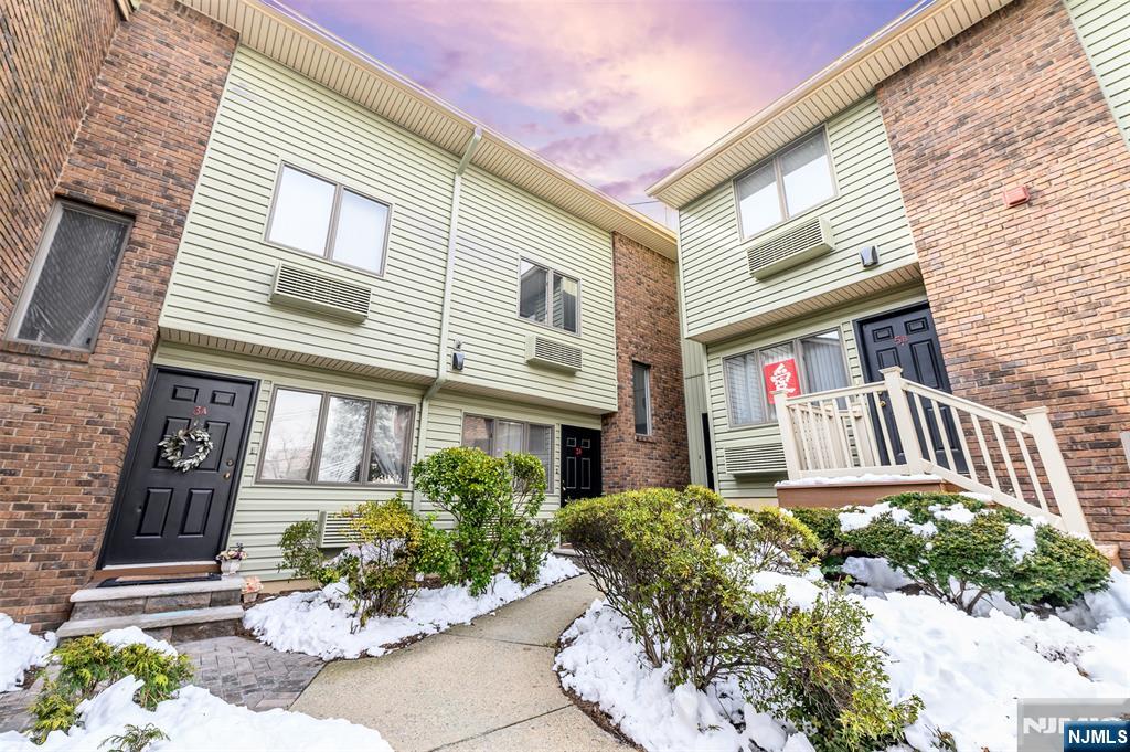 1-15 Coles Avenue 3B - Photo 2