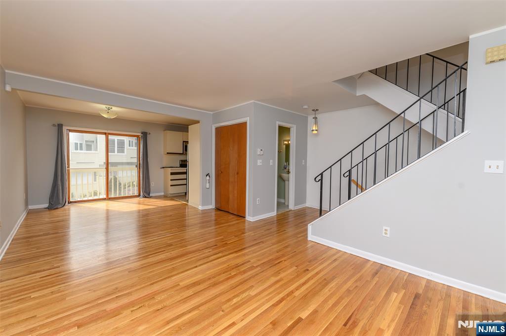 1-15 Coles Avenue 3B - Photo 5