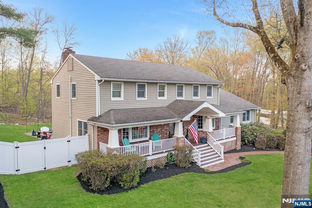 25 Dundee Court - Photo 2