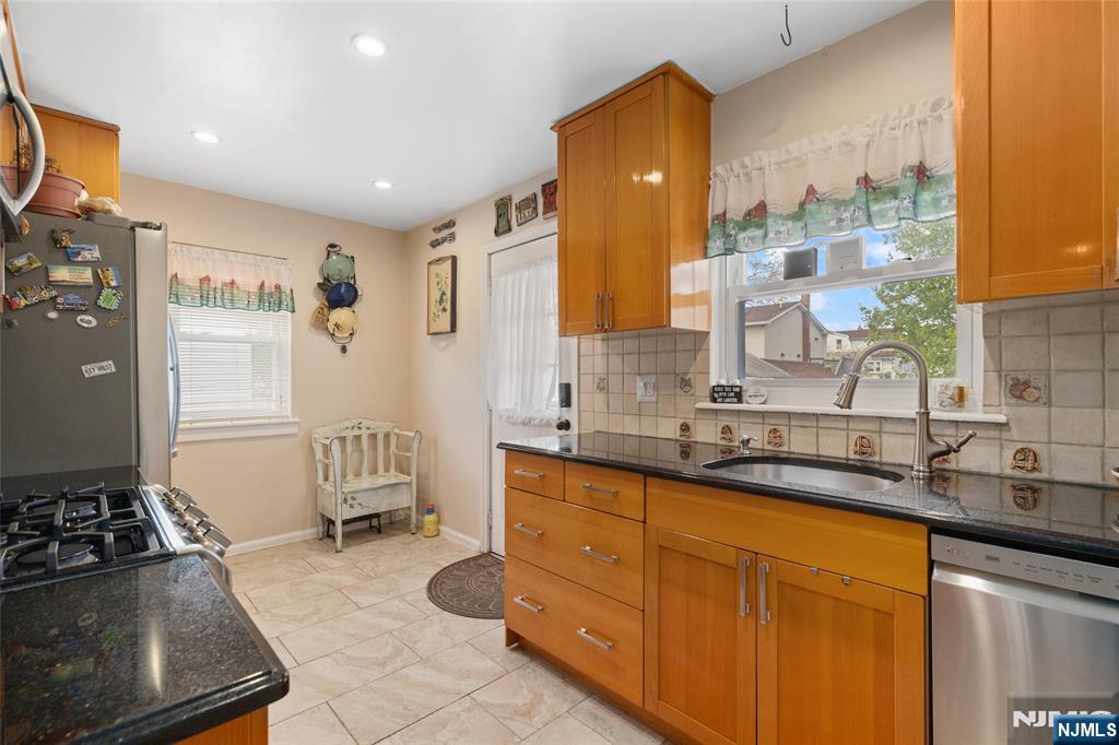 61 Highland Avenue, Bergenfield, NJ, 07621