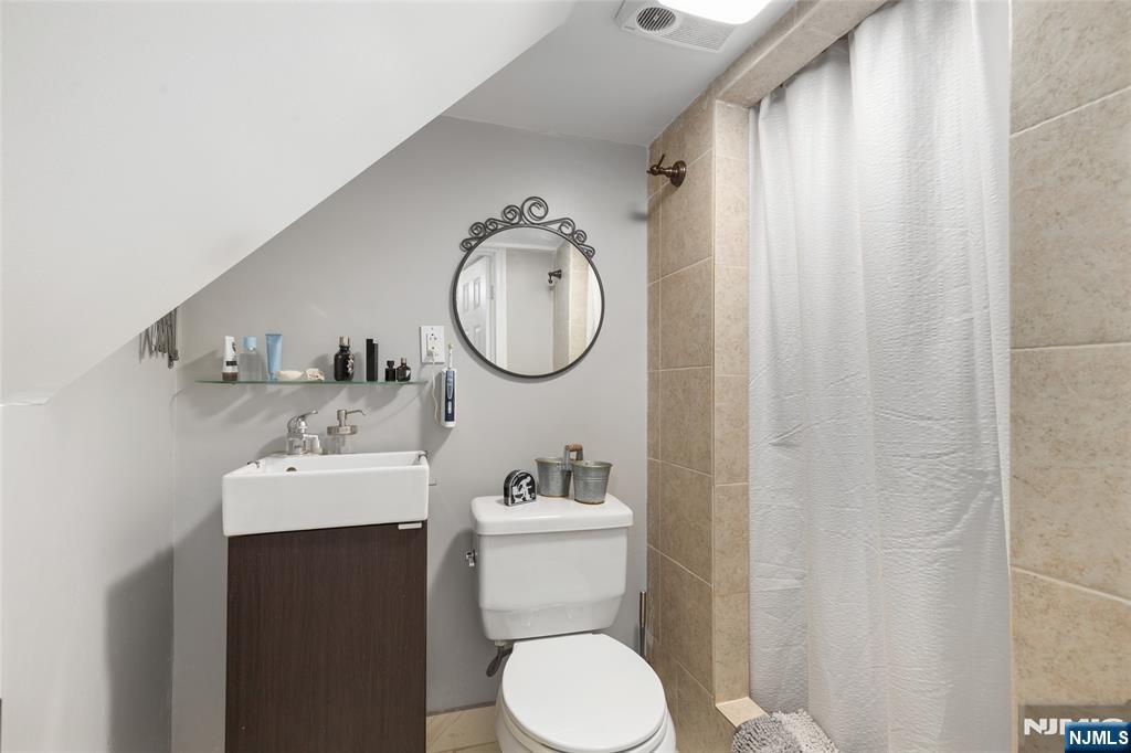 61 Highland Avenue, Bergenfield, NJ, 07621