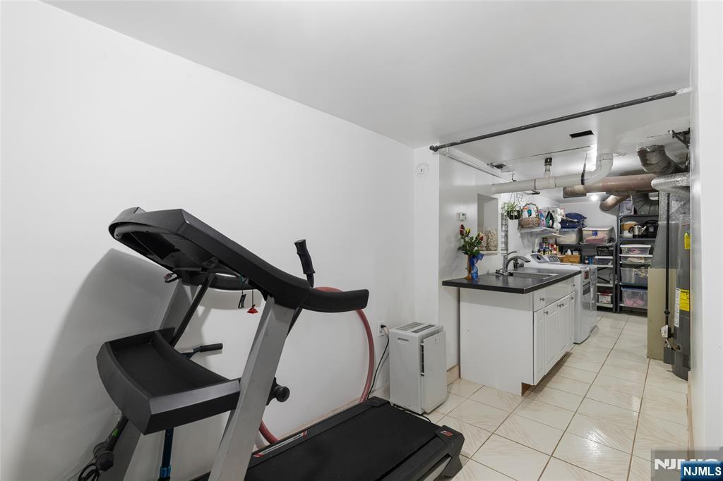 61 Highland Avenue, Bergenfield, NJ, 07621