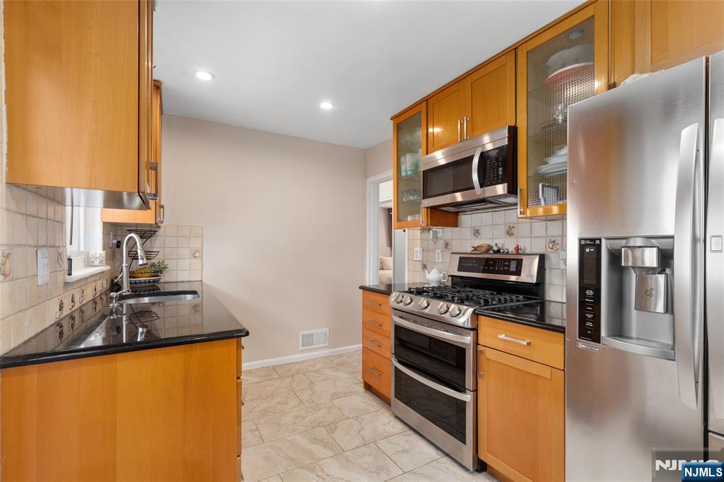 61 Highland Avenue, Bergenfield, NJ, 07621