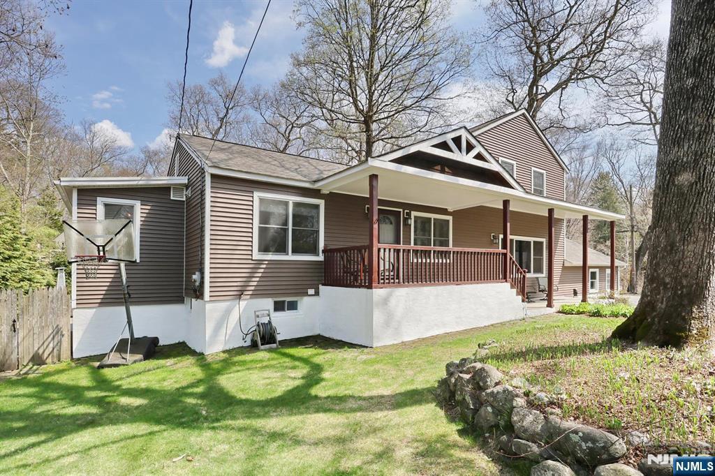 10 Hillside Road - Photo 2