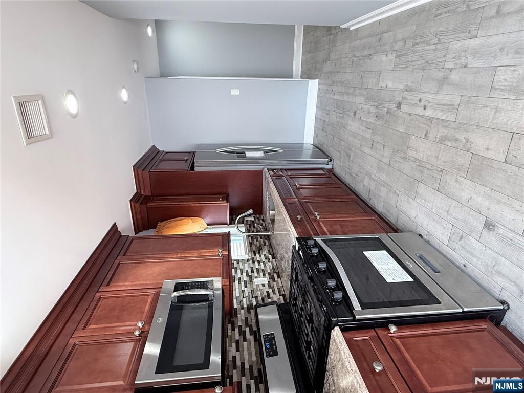 396 Washington Avenue 1 - Photo 3