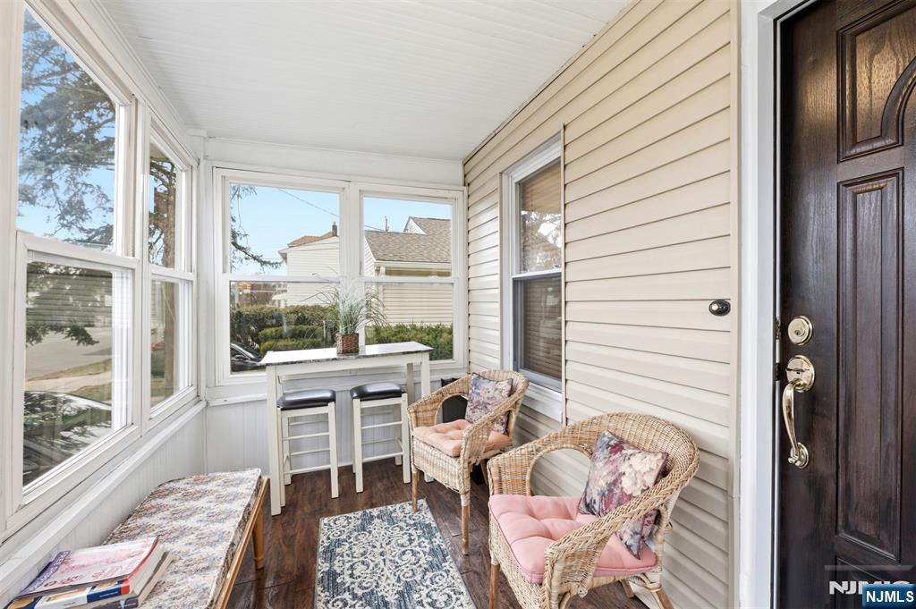 7-13 Henderson Boulevard - Photo 2