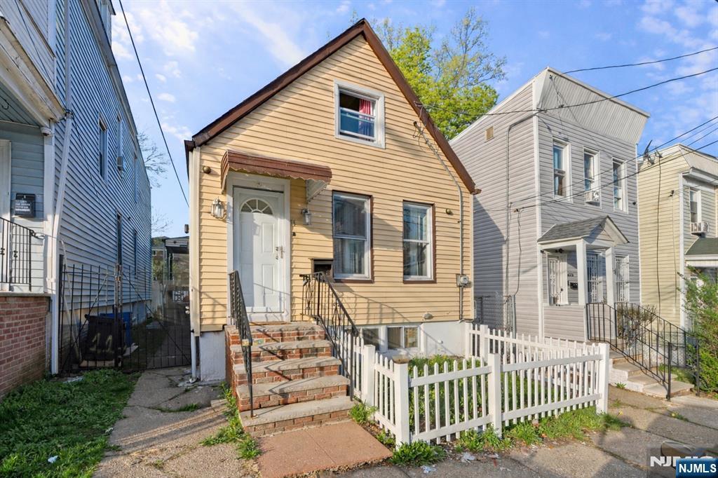 11 Tichenor Terrace - Photo 3