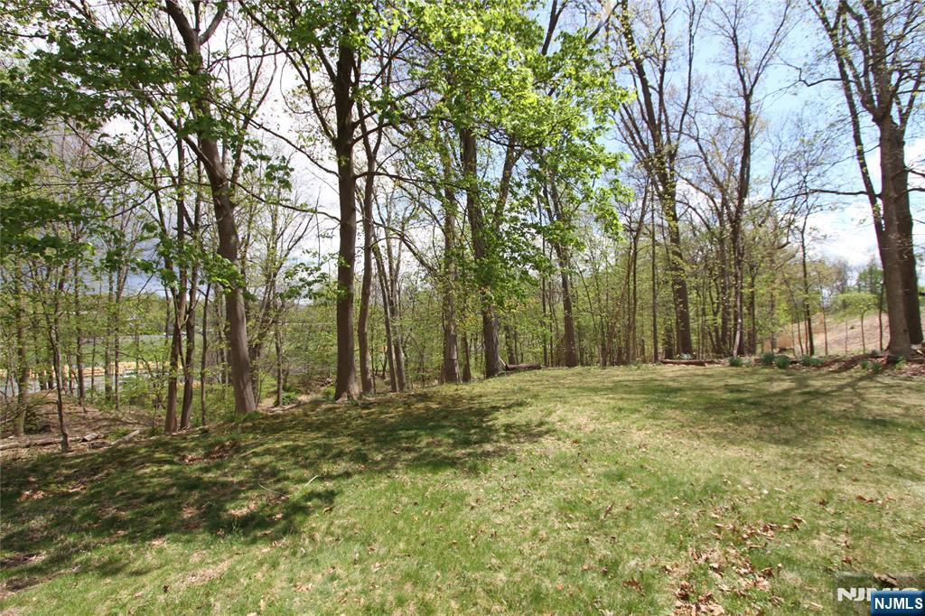 71 Dawn Avenue - Photo 5