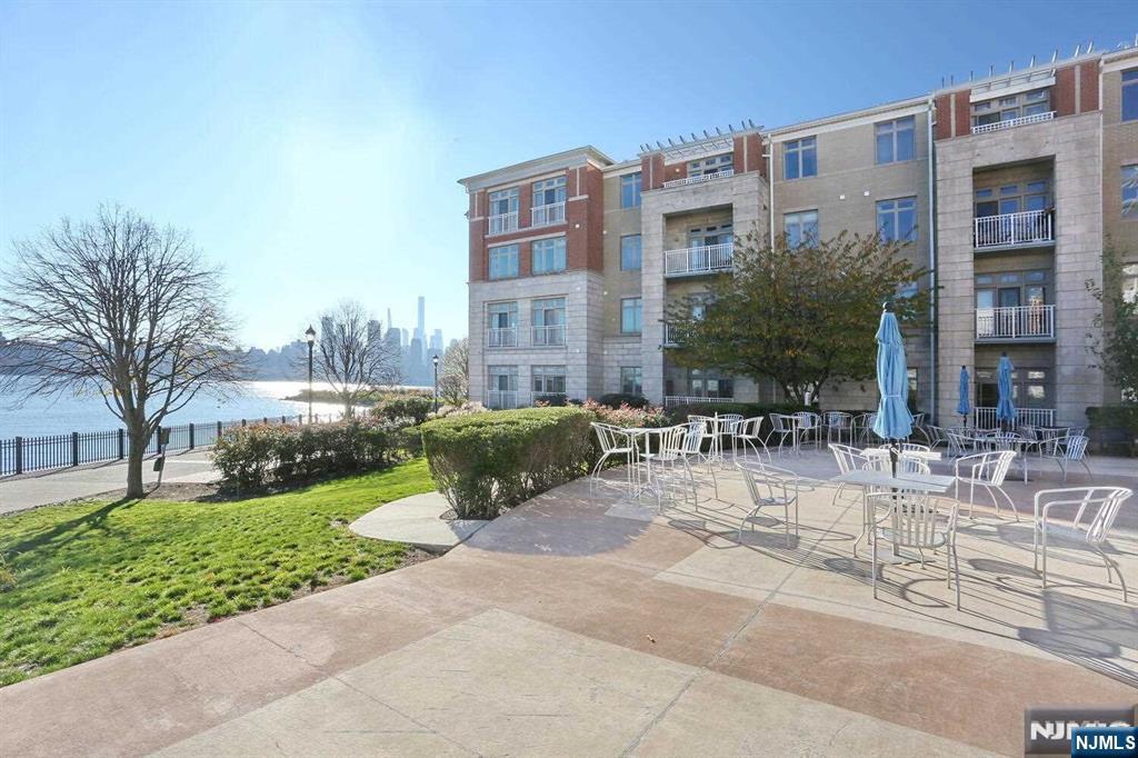7400 River Road #228