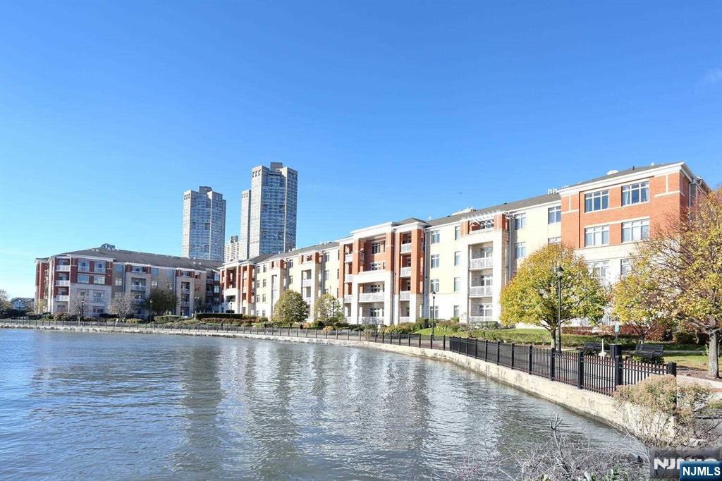 7400 River Road #228