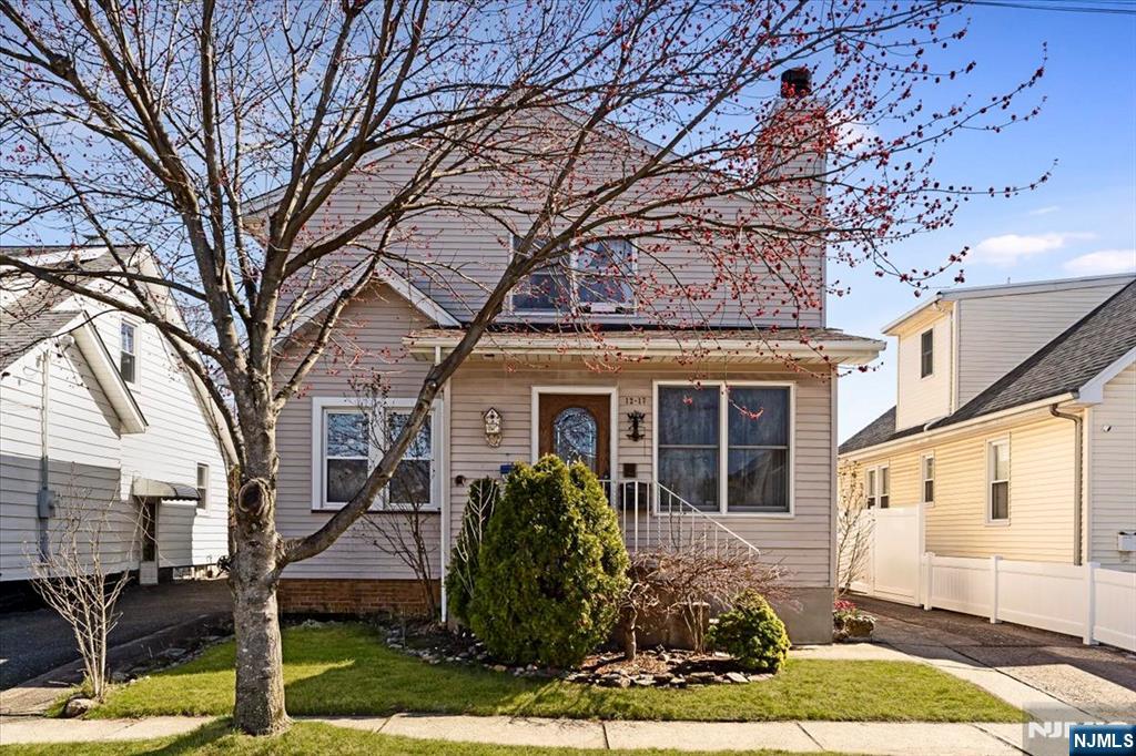 12-17 Roosevelt Place - Photo 1