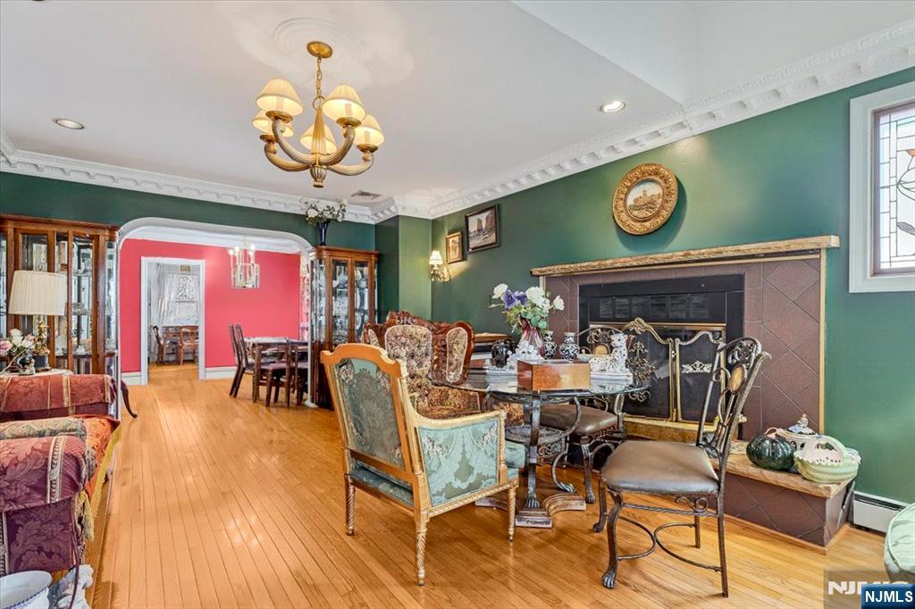 12-17 Roosevelt Place - Photo 3