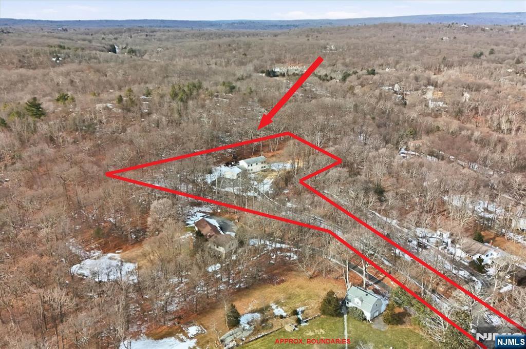 611 Snake Den Road - Photo 4