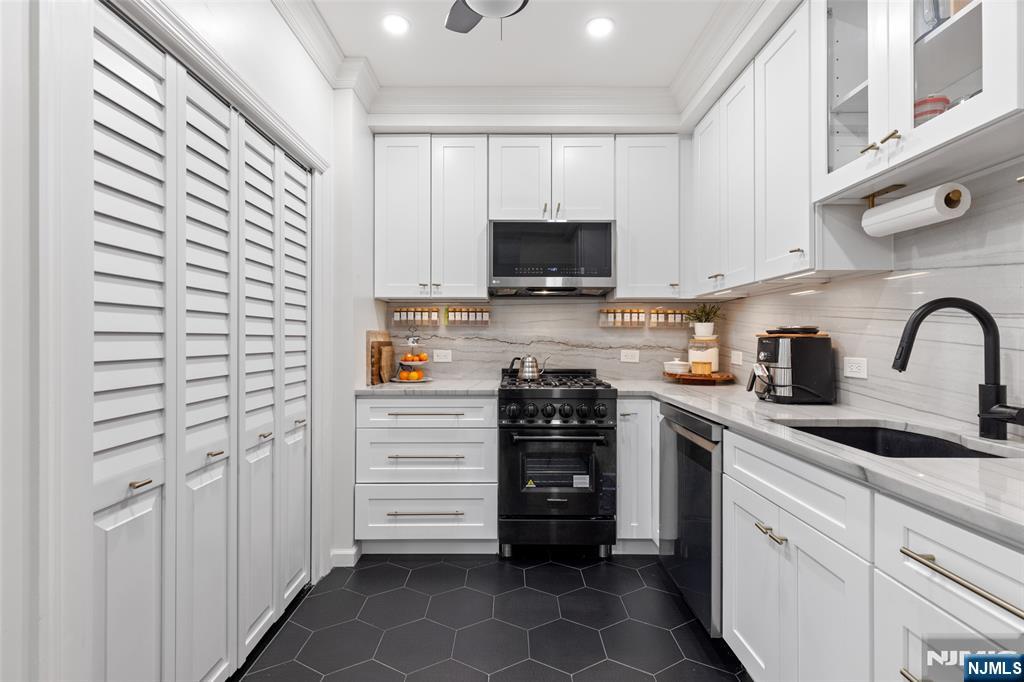 8100 River Road UNIT 210, North Bergen, NJ, 07047