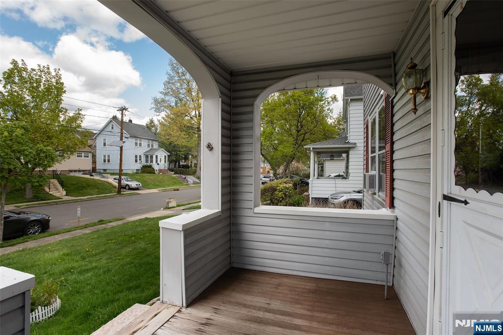 582 Center Avenue - Photo 3