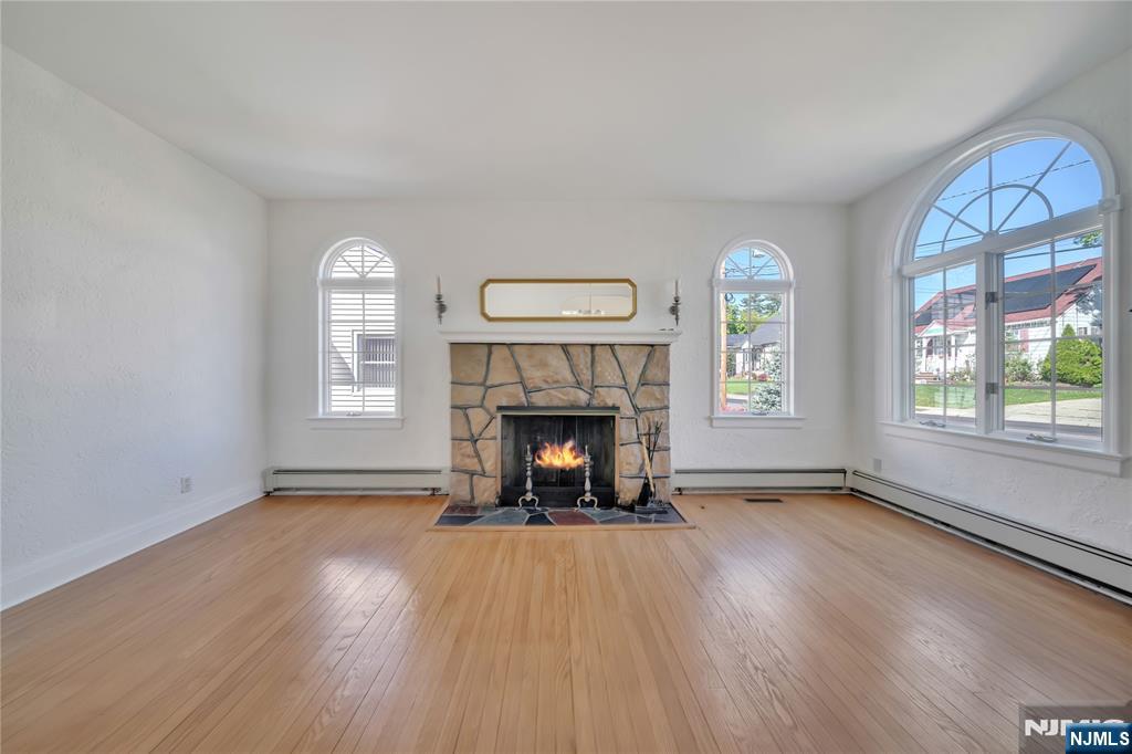 431 Van Renssalaer Court - Photo 4