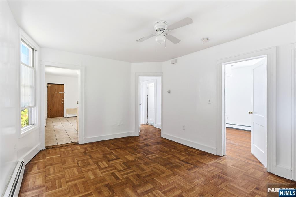 196 Sussex Avenue - Photo 4