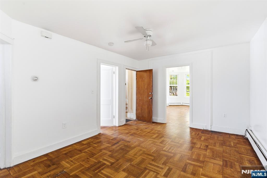 196 Sussex Avenue - Photo 5