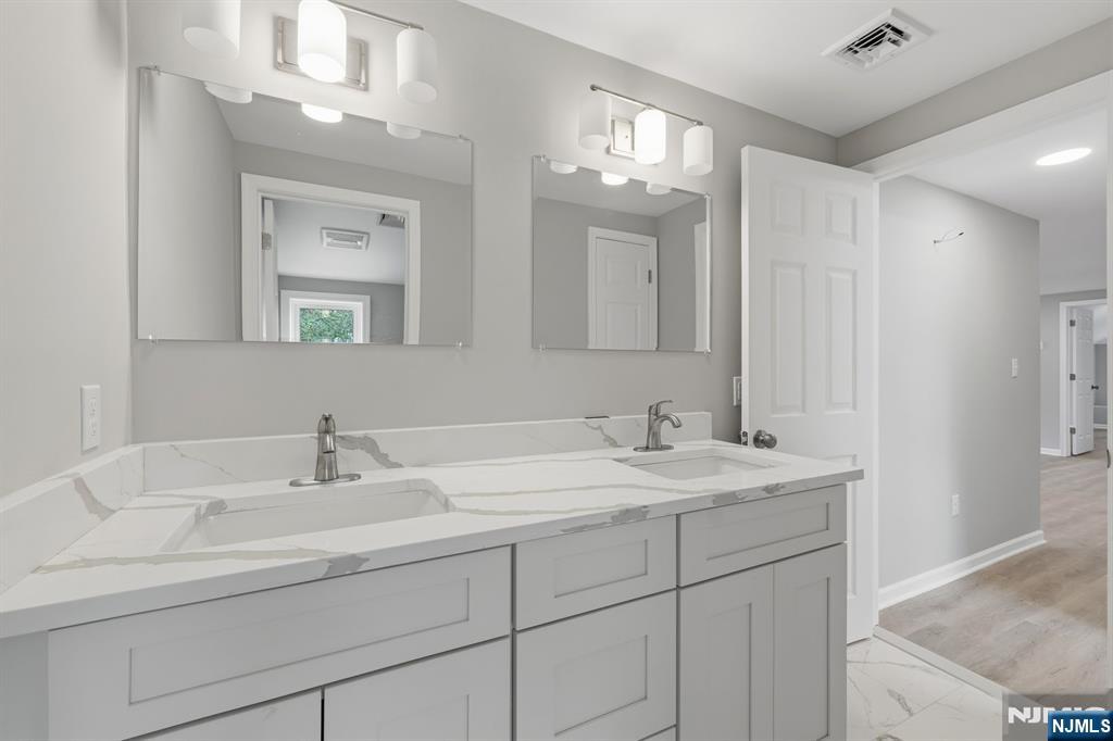 341 Diamond Bridge Avenue 2 - Photo 10