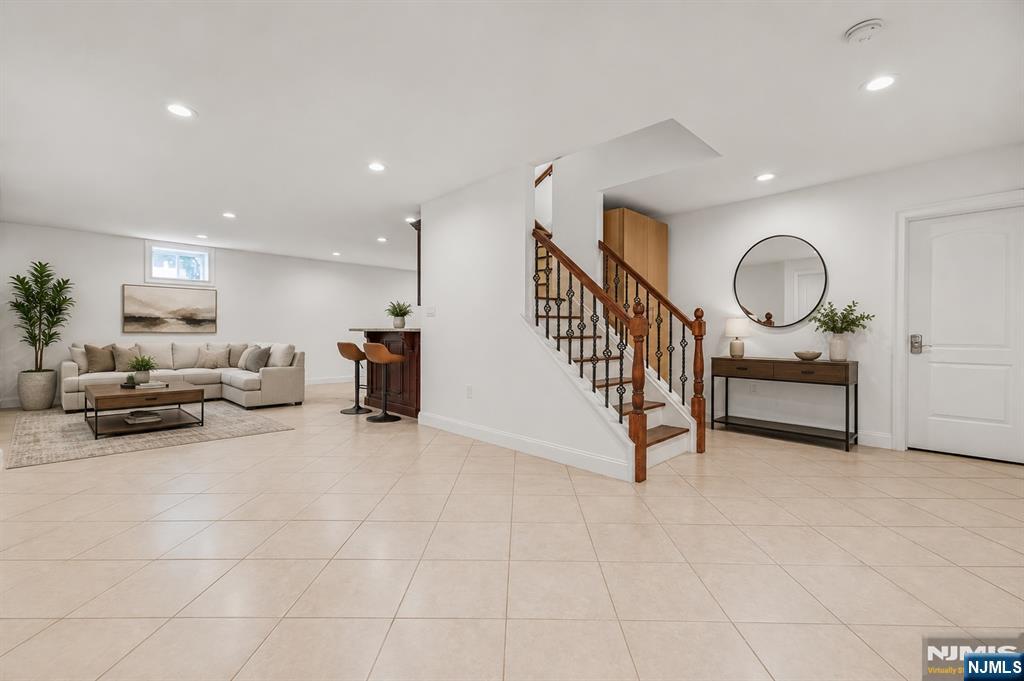 4 Holland Avenue — photo 22