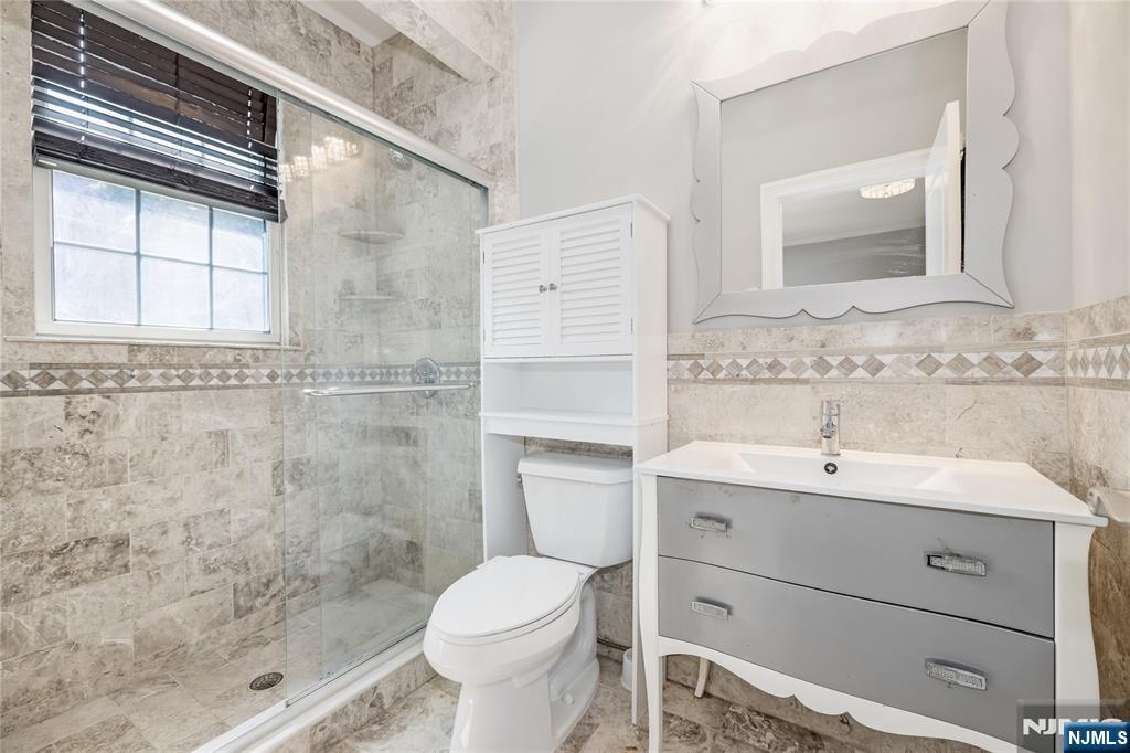 4 Holland Avenue — photo 10