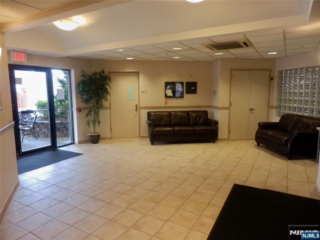 Homes for sale in Paramus, NJ | 189 Forest Ave, Paramus, NJ 07652