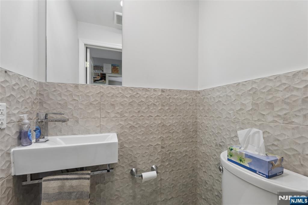 115 Lafayette Avenue, Passaic, NJ, 07055