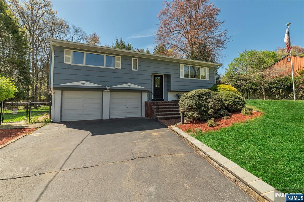 595 Echo Glen Avenue - Photo 2