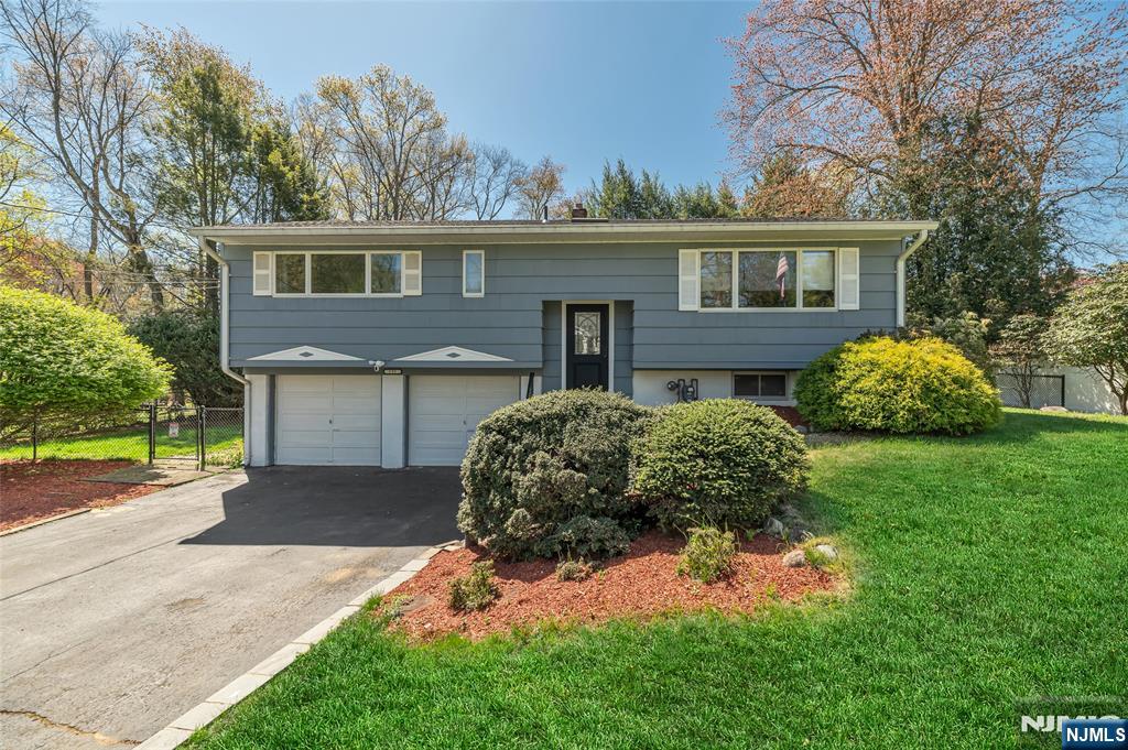 595 Echo Glen Avenue - Photo 3