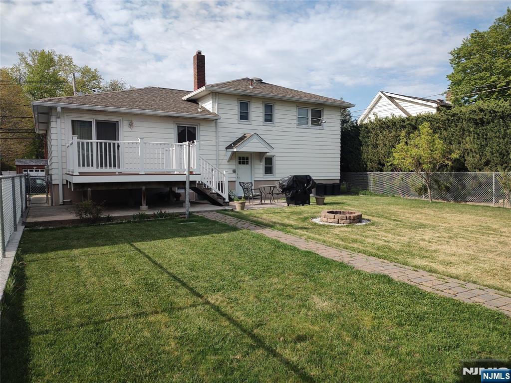 190 Martha Ave, Elmwood Park, NJ 07407
