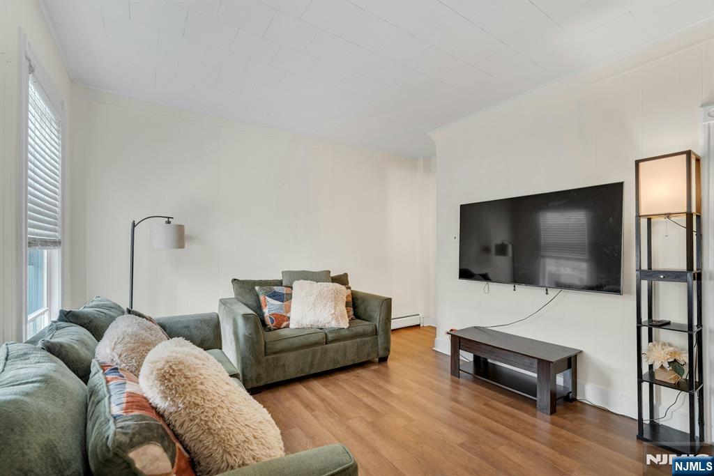 331 1/2 Forest Street - Photo 2