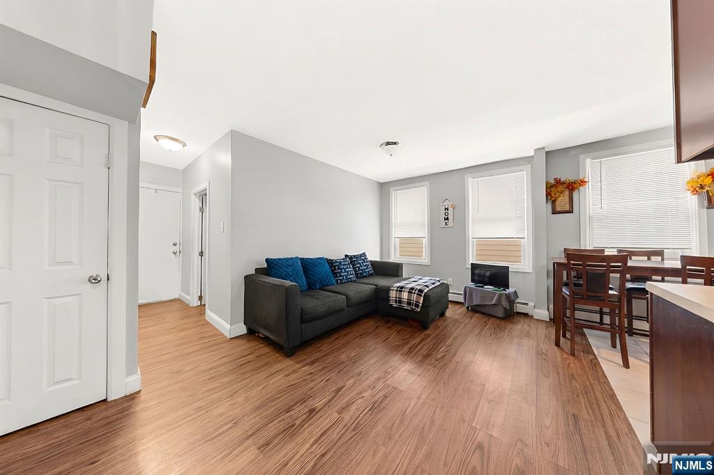 237 Halsted Street - Photo 5