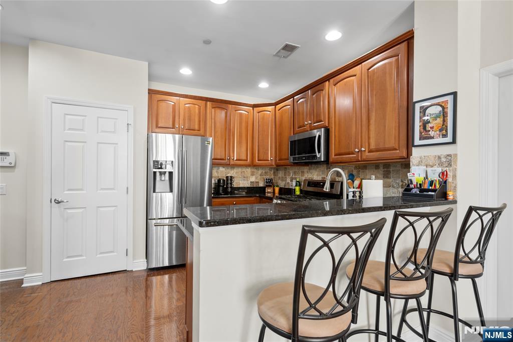 7400 River Road 401 - Photo 5