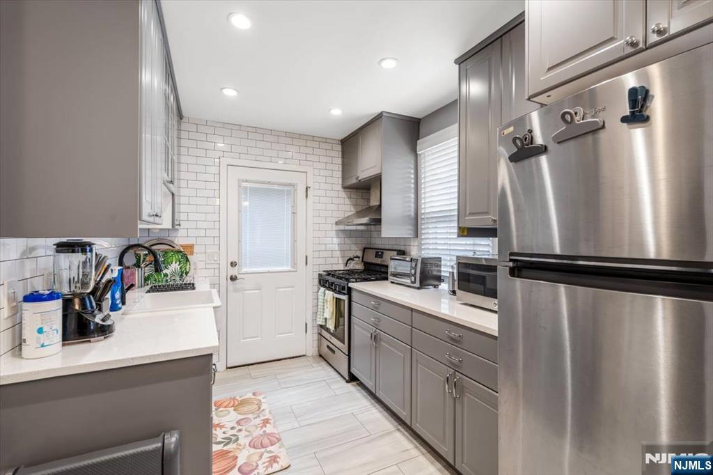 1434 Madison Place - Photo 3