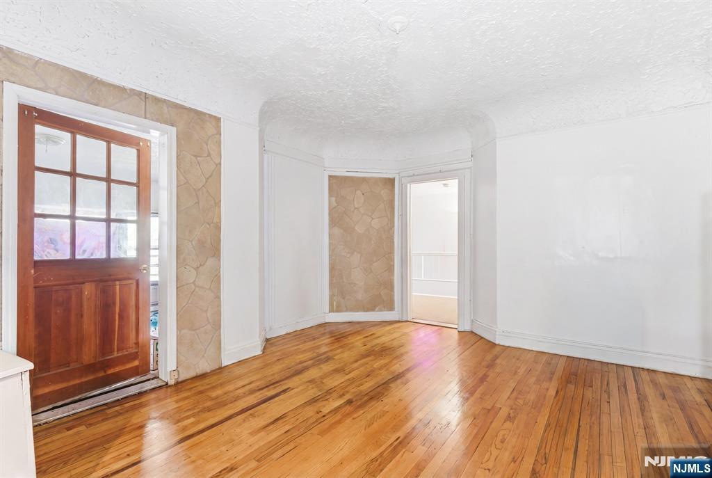 90 Renner Avenue - Photo 4