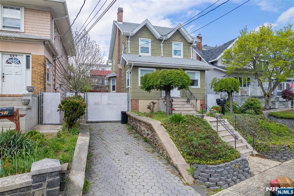 429 Palisade Avenue, Cliffside Park, NJ, 07010