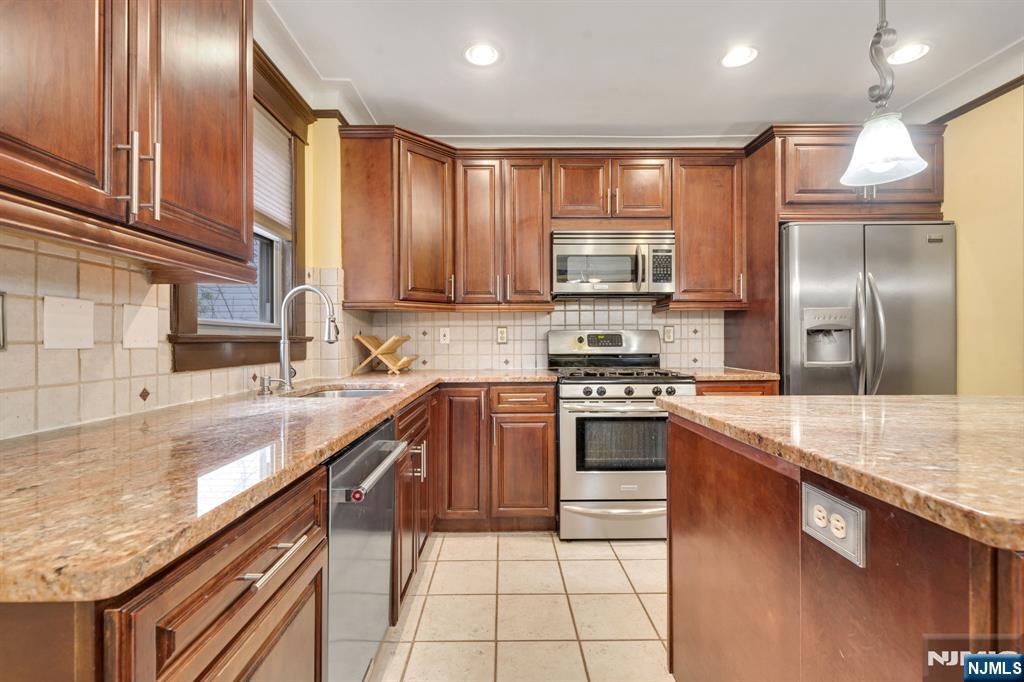 429 Palisade Avenue, Cliffside Park, NJ, 07010