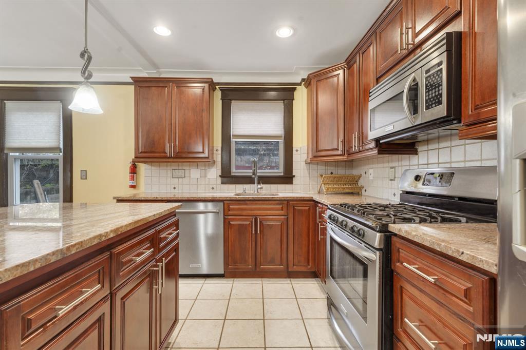 429 Palisade Avenue, Cliffside Park, NJ, 07010