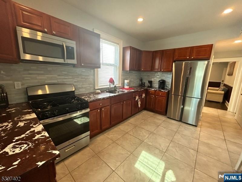 142 Mapes, Newark, NJ, 07112