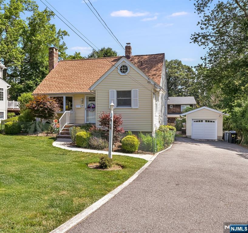 64 Ridge Avenue - Photo 3