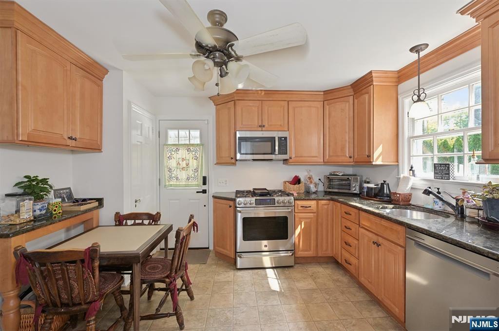 2 Newark Avenue - Photo 4