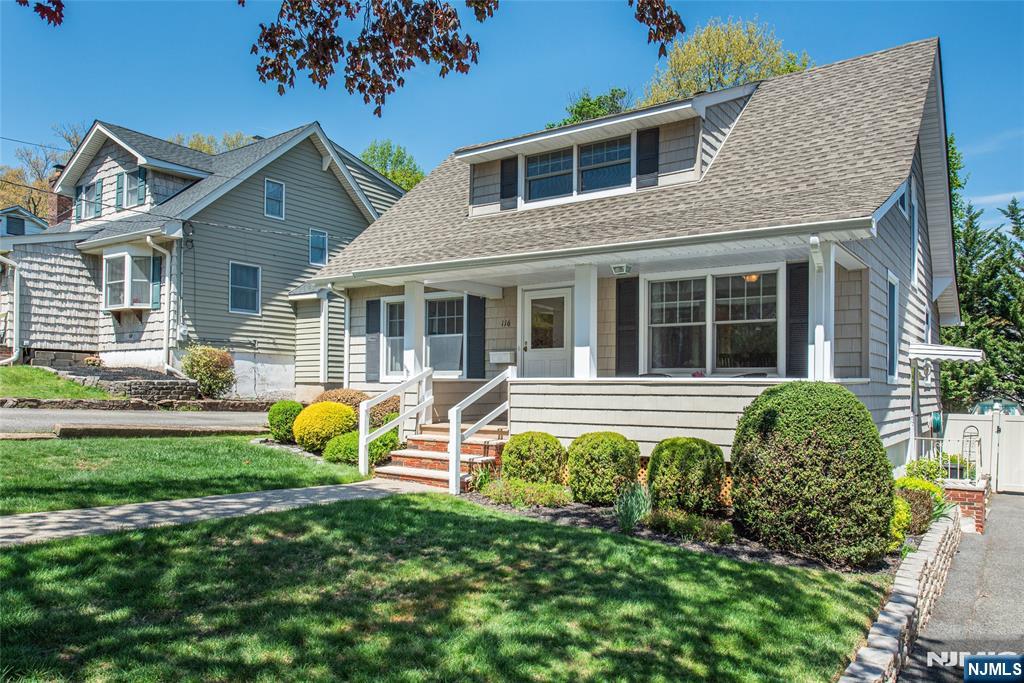 116 Myrtle Avenue - Photo 2