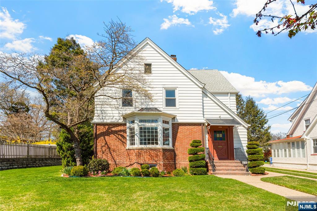 146 Irving Place - Photo 2